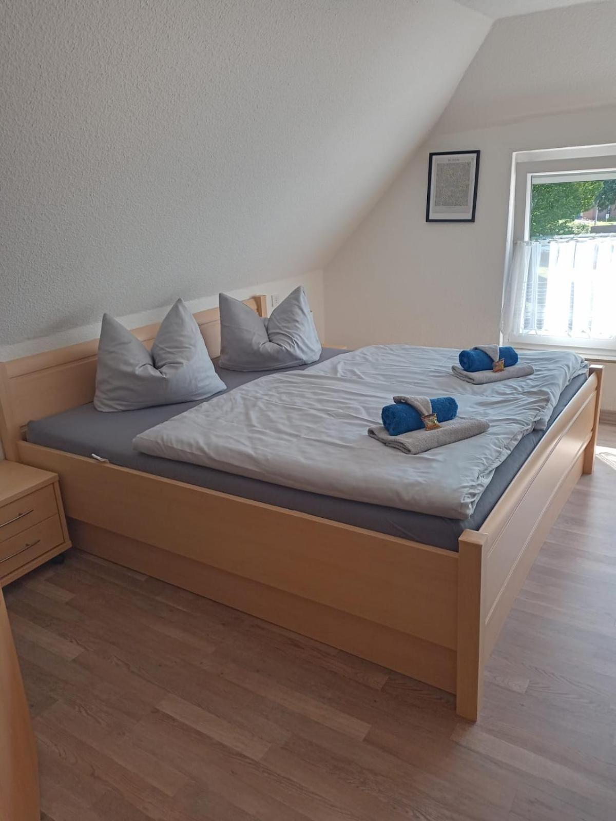 Zentrale Doppelbettzimmer Nordenham Exterior photo